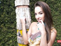 Amirah Adara - Joven amante