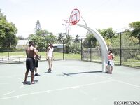 Michelle Martinez - Basketbaloví kamarádi