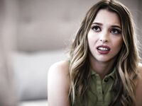 Lily larimar kemény punci baszást kap a tetovált pasitól
