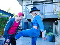 Brandi Amore - Una cowgirl
