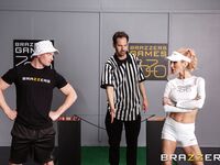 Sarah Jessie - Plastové milf