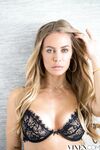 Nicole Aniston a fullos anyuka