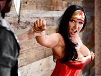 Romi Rain a szupernő
