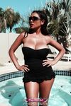 Priya Rai a medencénél