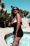 Priya Rai a medencénél