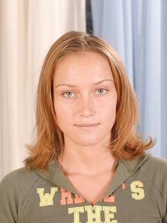 Kathia Nobili és az üveg műfasz