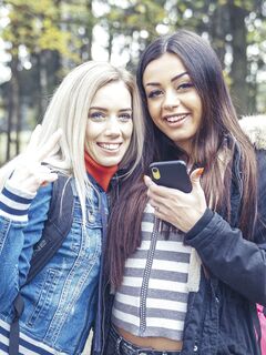 Martina smeraldi és Nesty jól megnyalatva és megbaszva a puncájukat