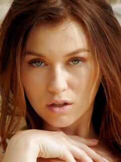 Misha cross vörös hajú cseh csaj szépen megbaszva a szabadtéren