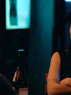 Kimmy kimm a kis cicis thai csaj különböző pozíciókban megbaszva