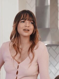 Honey hayes megjutalmazza a pasiját egy mély torkos szopással anal előtt