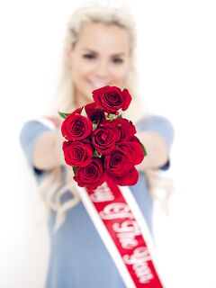 Elsa Jean - Σέξι νεαρή έφηβη γκόμενα