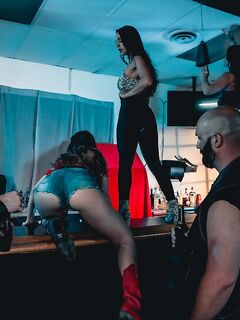 Lena Paul - Ficken im Club